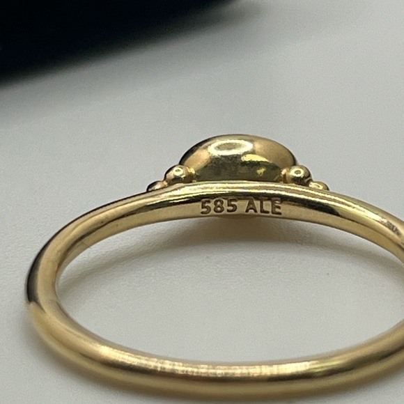 PANDORA 14K Yellow Gold Onyx Cabochon Pod Ring - Picture 4 of 6